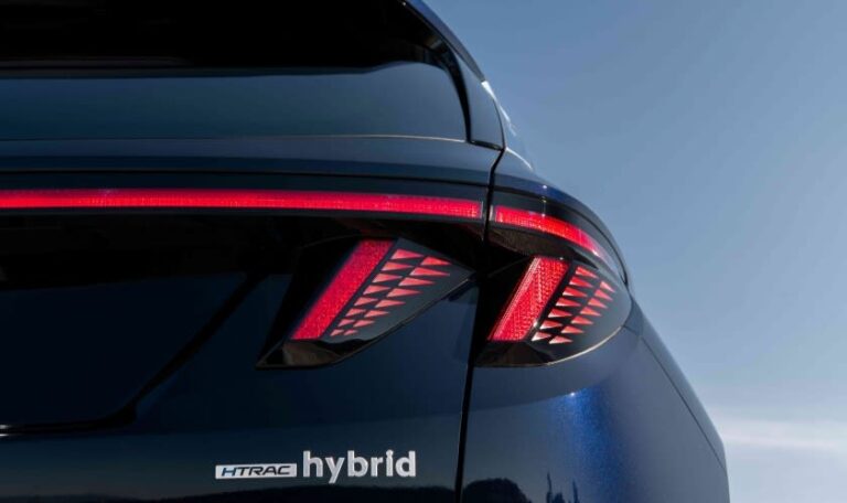 טוסון היברידית החדשה מע׳ היברידית חכמה